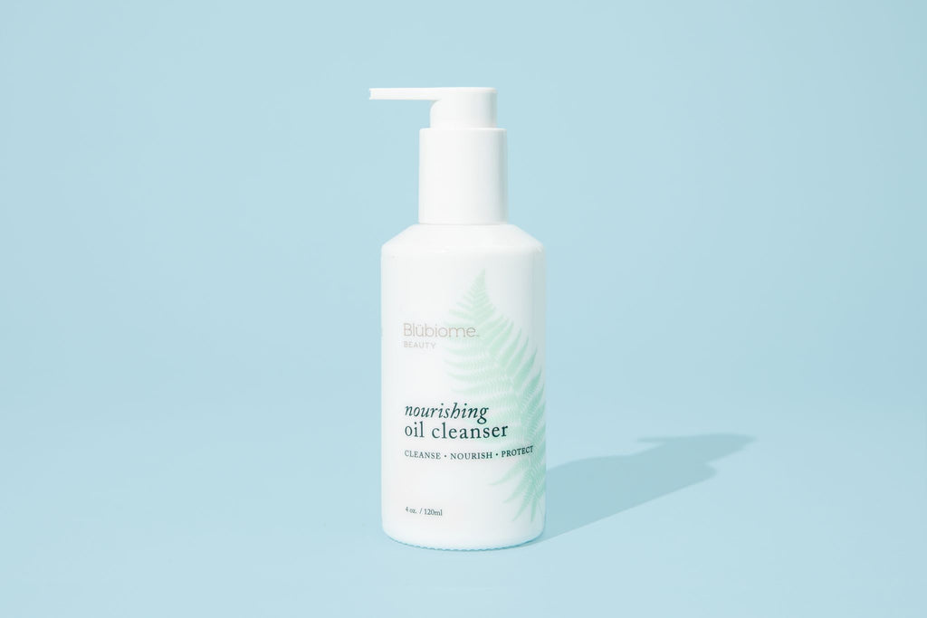 The best oil-to-milk daily cleanser gently removes make-up and impurities as it supports the skin barrier — leaving skin hydrated, soothed, and refreshed.